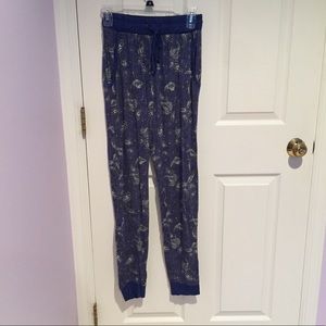 Comfy blue patterned lounge pants